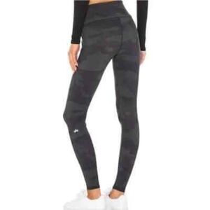 ALO Yoga Leggins Womens In Size Small Camo Color Print Like New